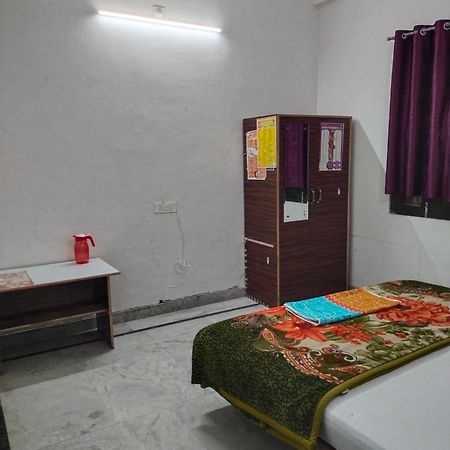 Shri Ji Kripa Kunj Hotell Vrindāvan Exteriör bild