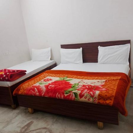 Shri Ji Kripa Kunj Hotell Vrindāvan Exteriör bild
