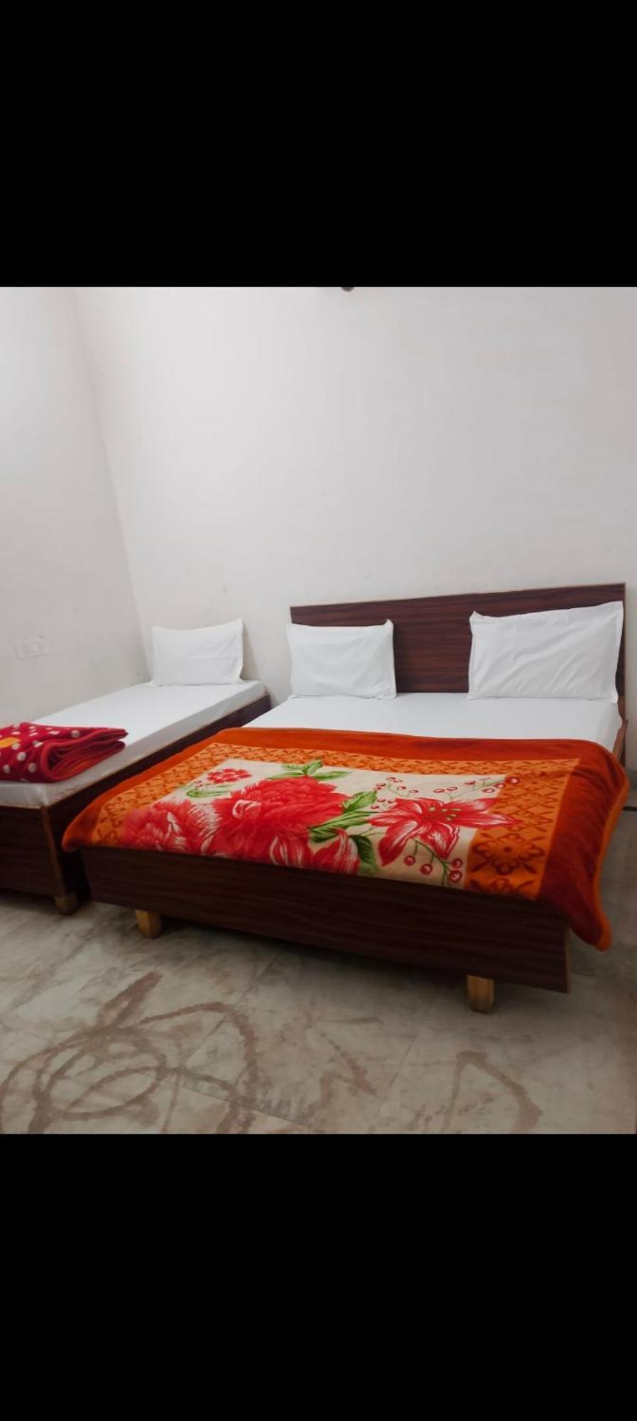 Shri Ji Kripa Kunj Hotell Vrindāvan Exteriör bild